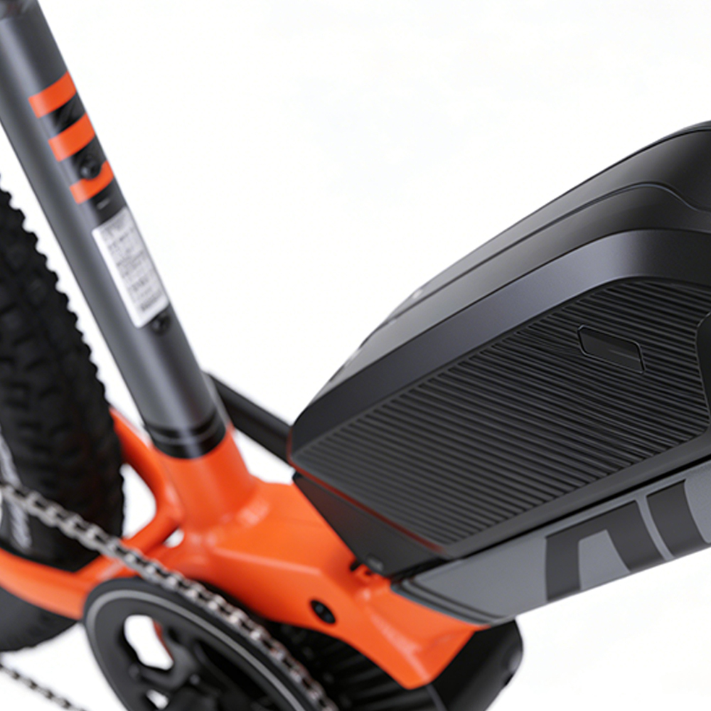 Vélo électrique urbain Greennovo ERN-B002 : liberté de choix pour vos déplacements en ville. Cadre à double épaisseur, soudures lisses, passage de câbles interne, points de fixation pour béquille. Shimano Deore, SL-M6100, 1x12 vitesses.