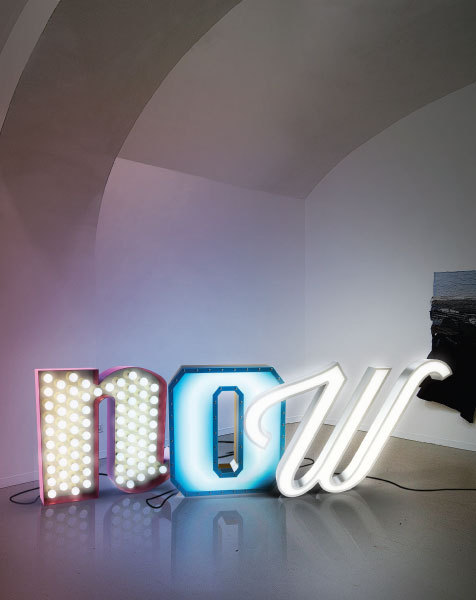 LETTER N GRAPHIC台灯