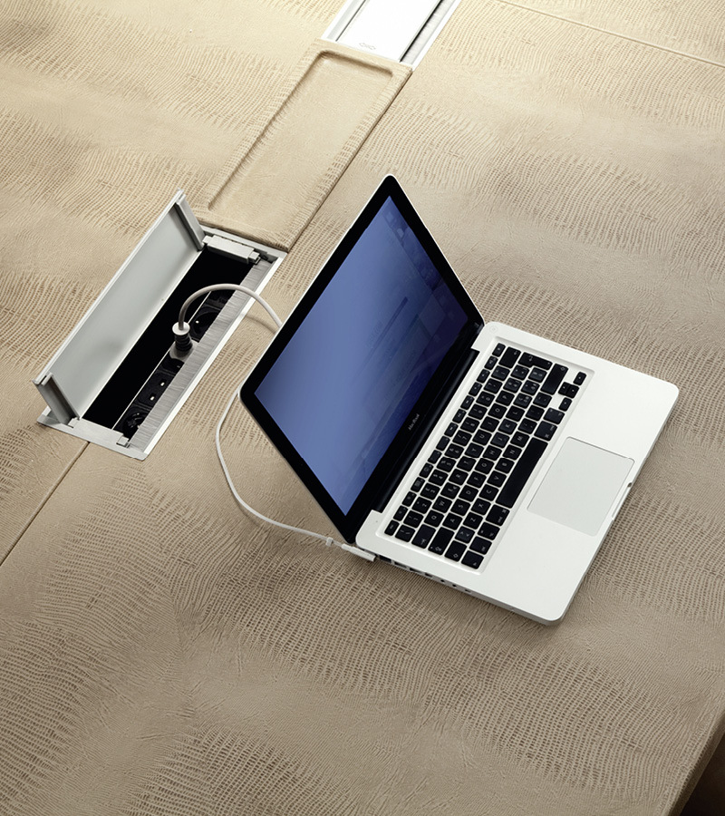 Lifetime conference table办公桌