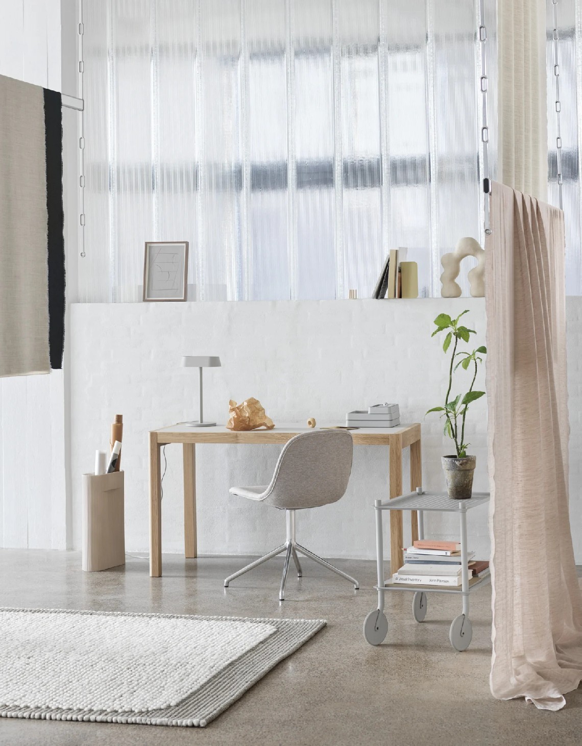 LINEAR TABLE LAMP台灯