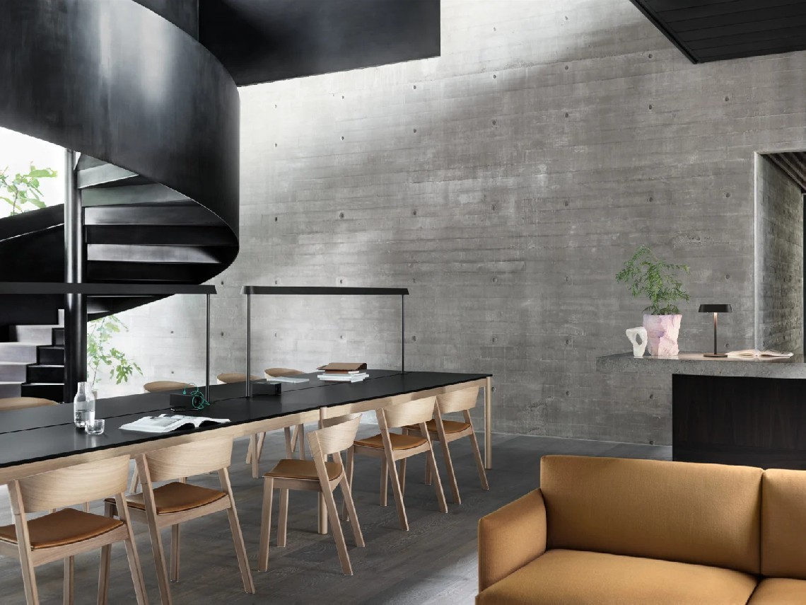 LINEAR MOUNTED LAMP台灯