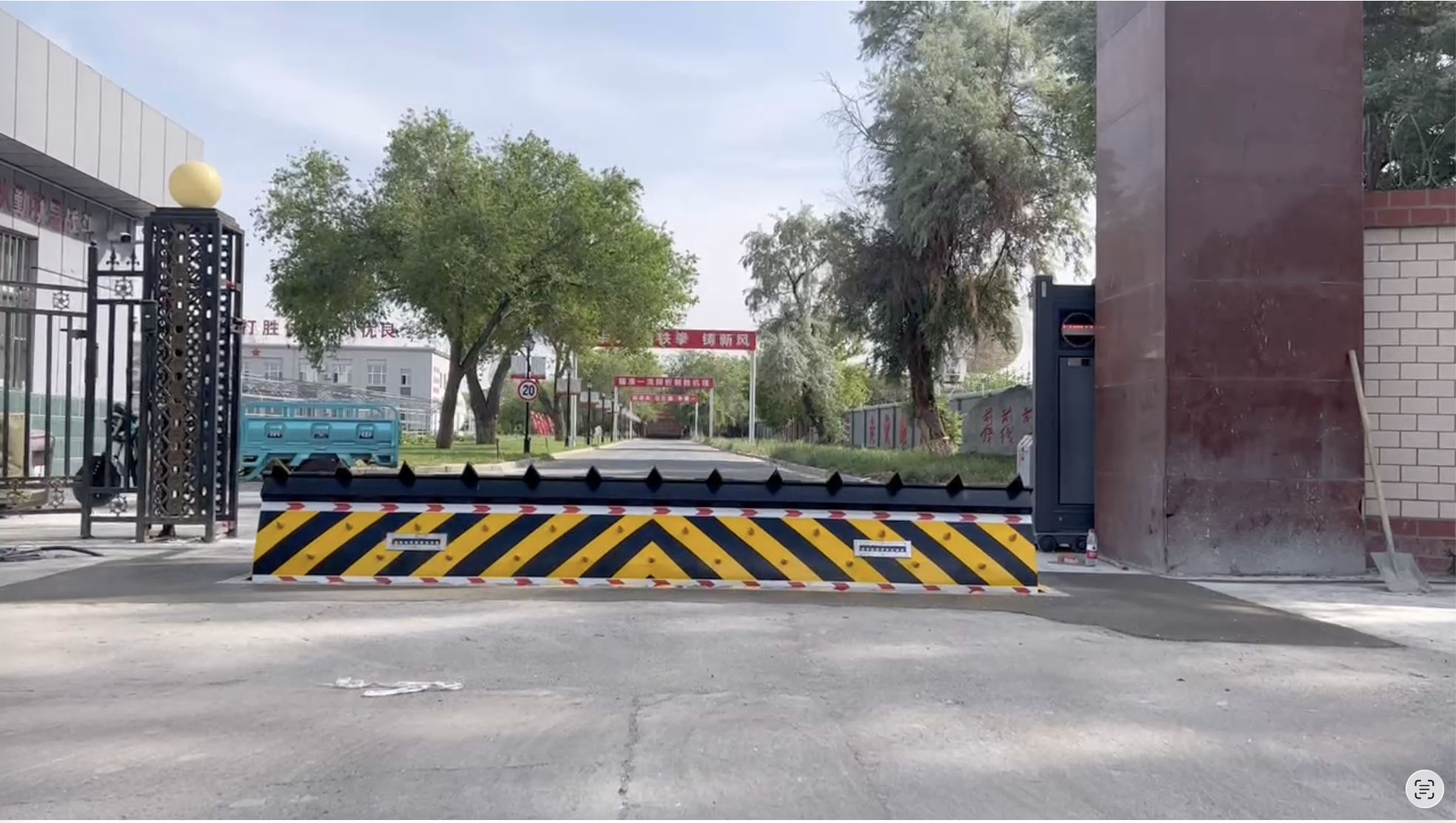 GSRB3000 Automatic Hydraulic Road Blocker