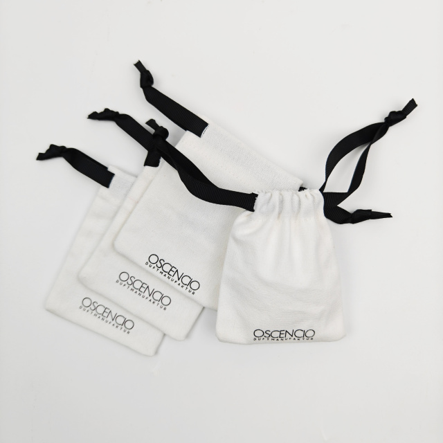 Luxury Custom Logo Different Sizes Clothes Canvas Packing Cotton Pouch Drawstring Dust Bag Recyclable Eco-Friendly Clothing Promotional Pouch
