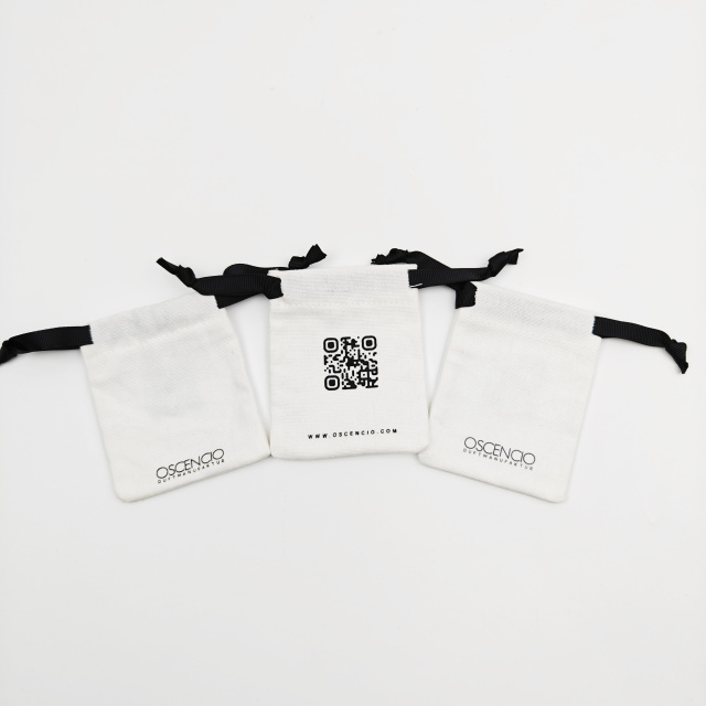 Luxury Custom Logo Different Sizes Clothes Canvas Packing Cotton Pouch Drawstring Dust Bag Recyclable Eco-Friendly Clothing Promotional Pouch
