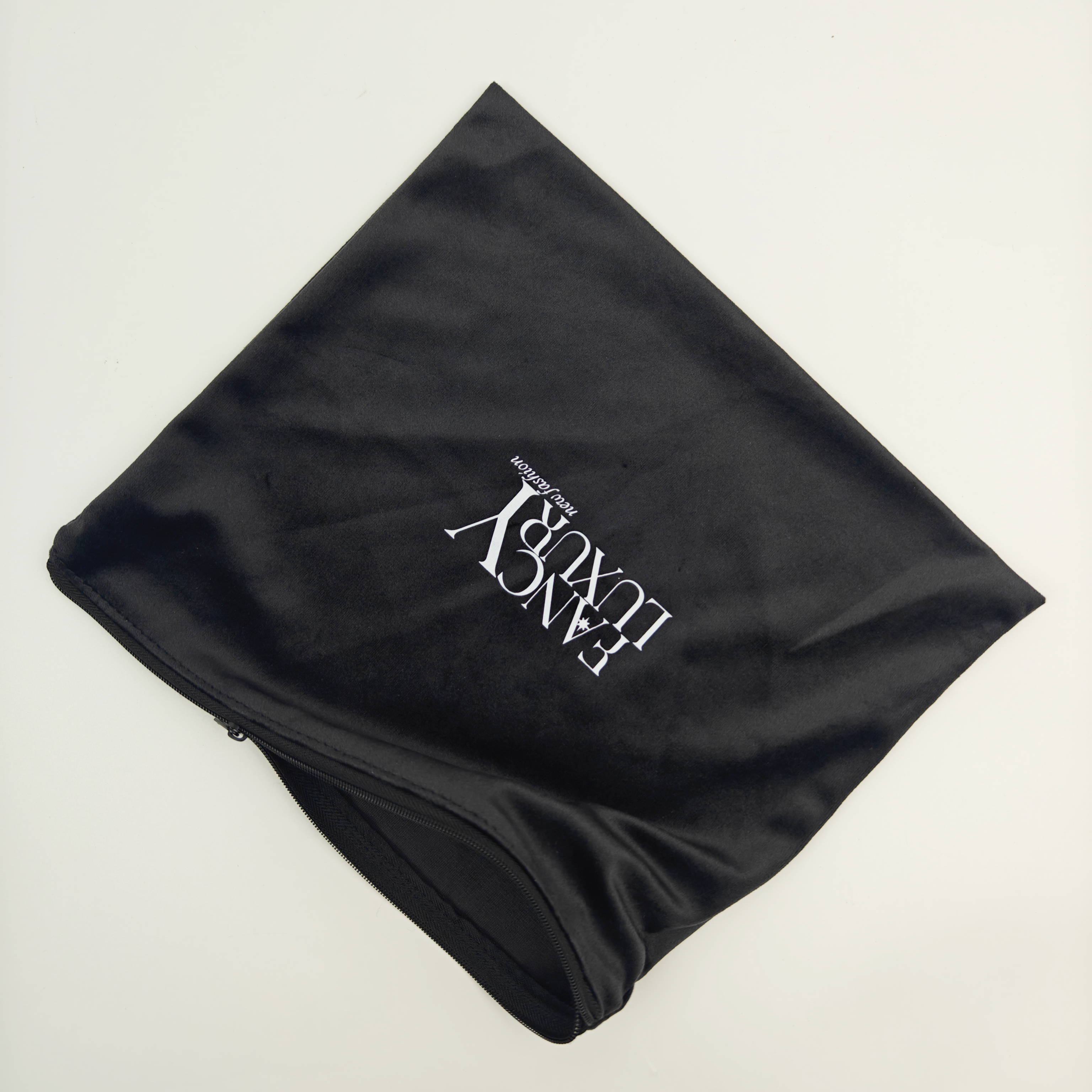 Wholesale Custom Logo Jewelry Packaging Velvet Zipper Bag Factory Luxury Recycled Makeup Pouch Packaging Bag