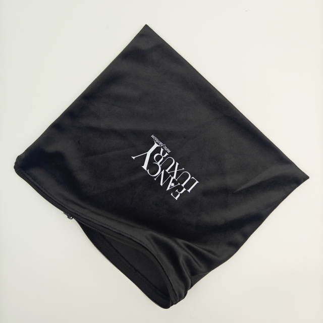 Wholesale Custom Logo Jewelry Packaging Velvet Zipper Bag Factory Luxury Recycled Makeup Pouch Packaging Bag