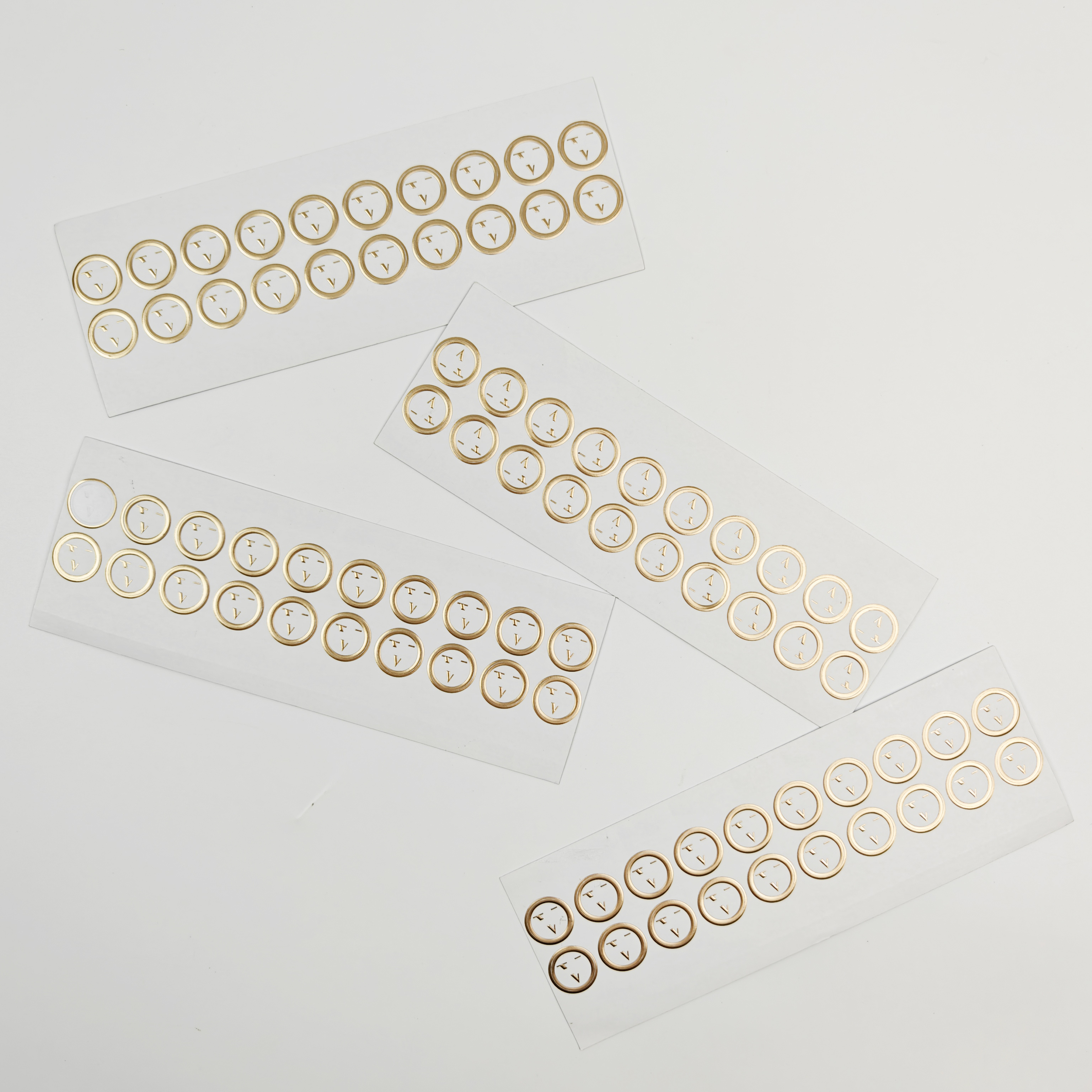 Luxury Gold Foil Embossed logo Stickers Custom High Quality Hot Stamping Round Gold Labels for Packaging
