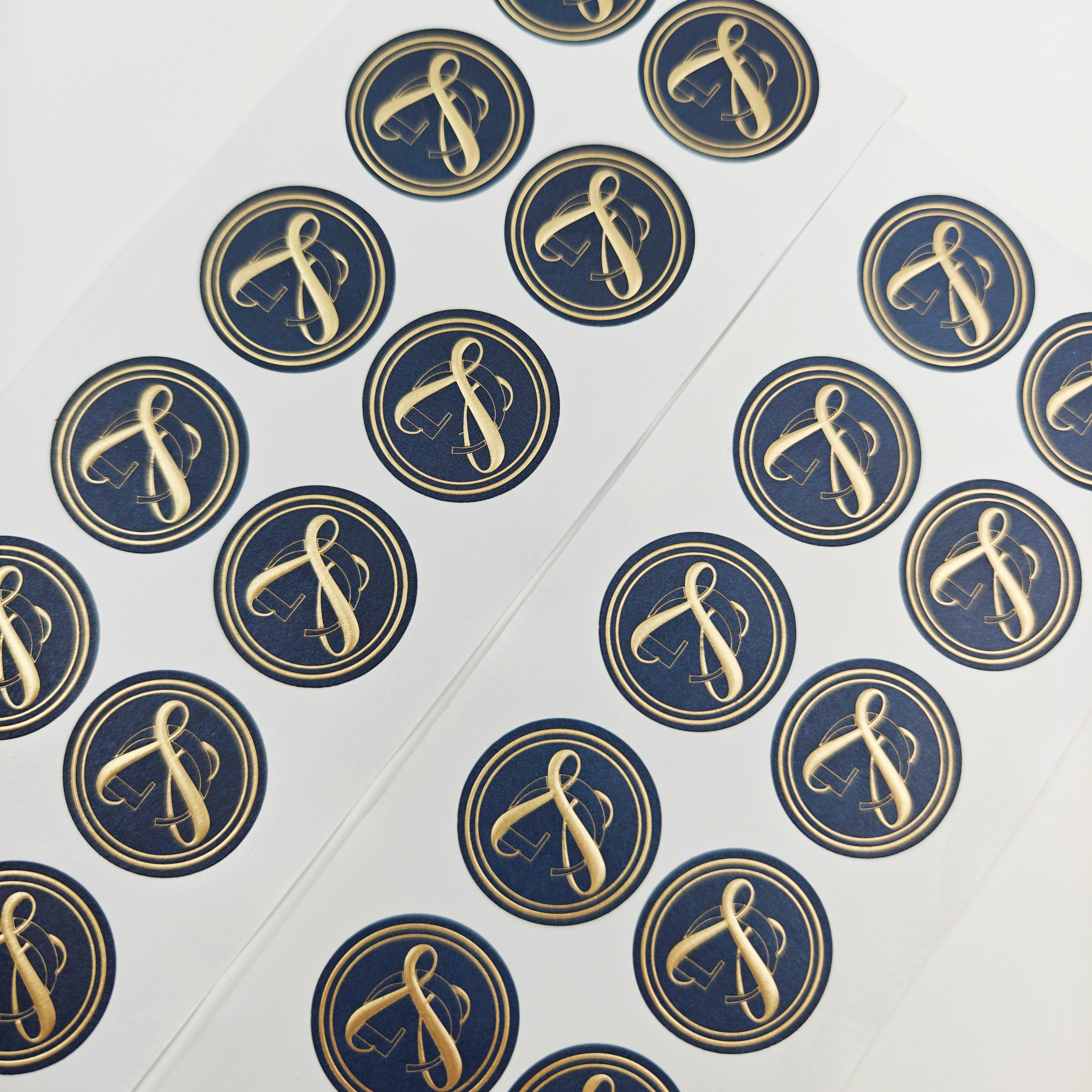 Wholesale Custom logo Adhesive Round Sealing Stickers for Packaging Waterproof Gold Foil Stamping Adhesive Round Labels Stickers