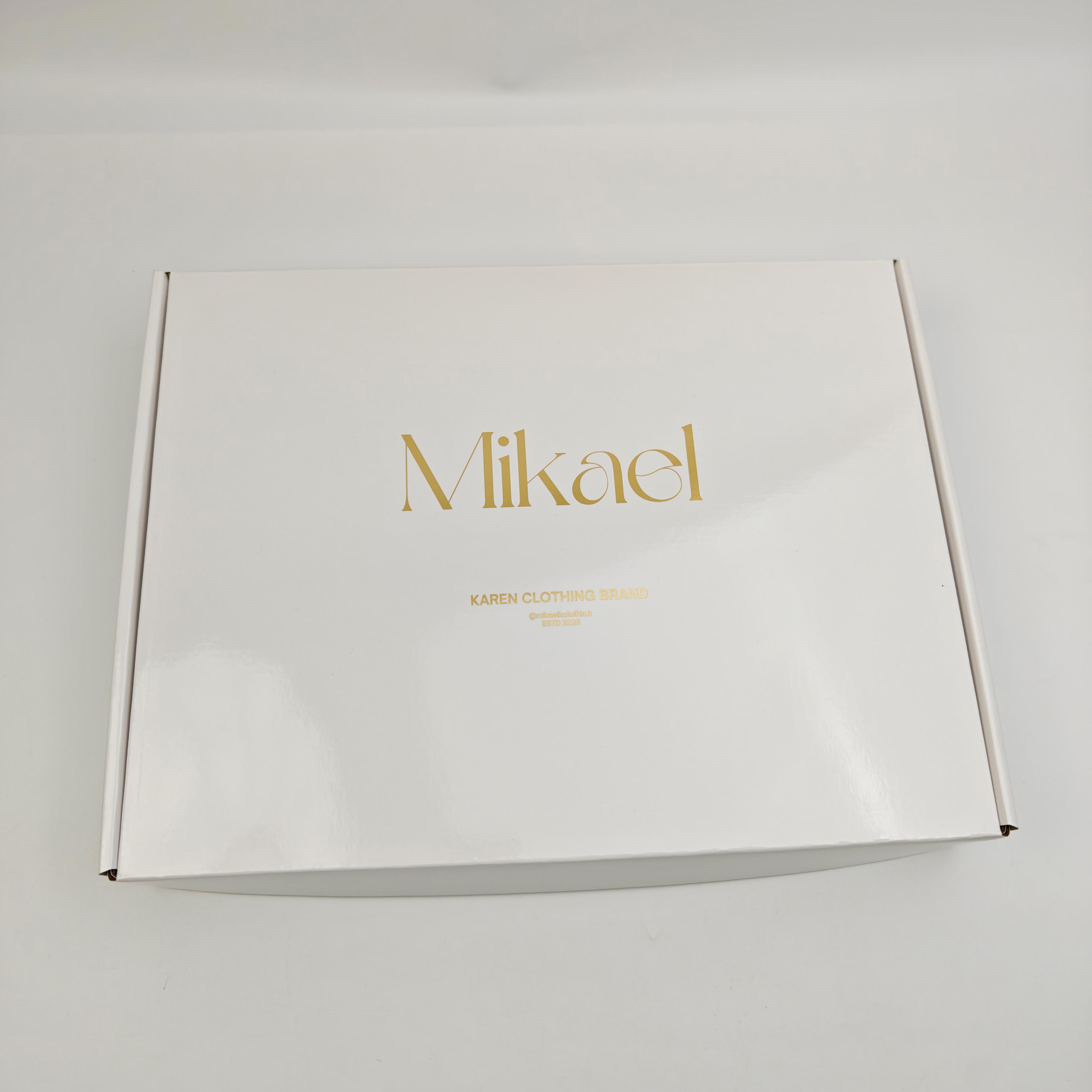 Glossy Gift Mailer Packaging with Custom Logo Design