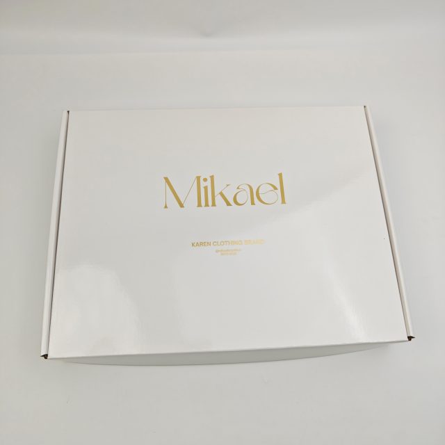 Glossy Gift Mailer Packaging with Custom Logo Design