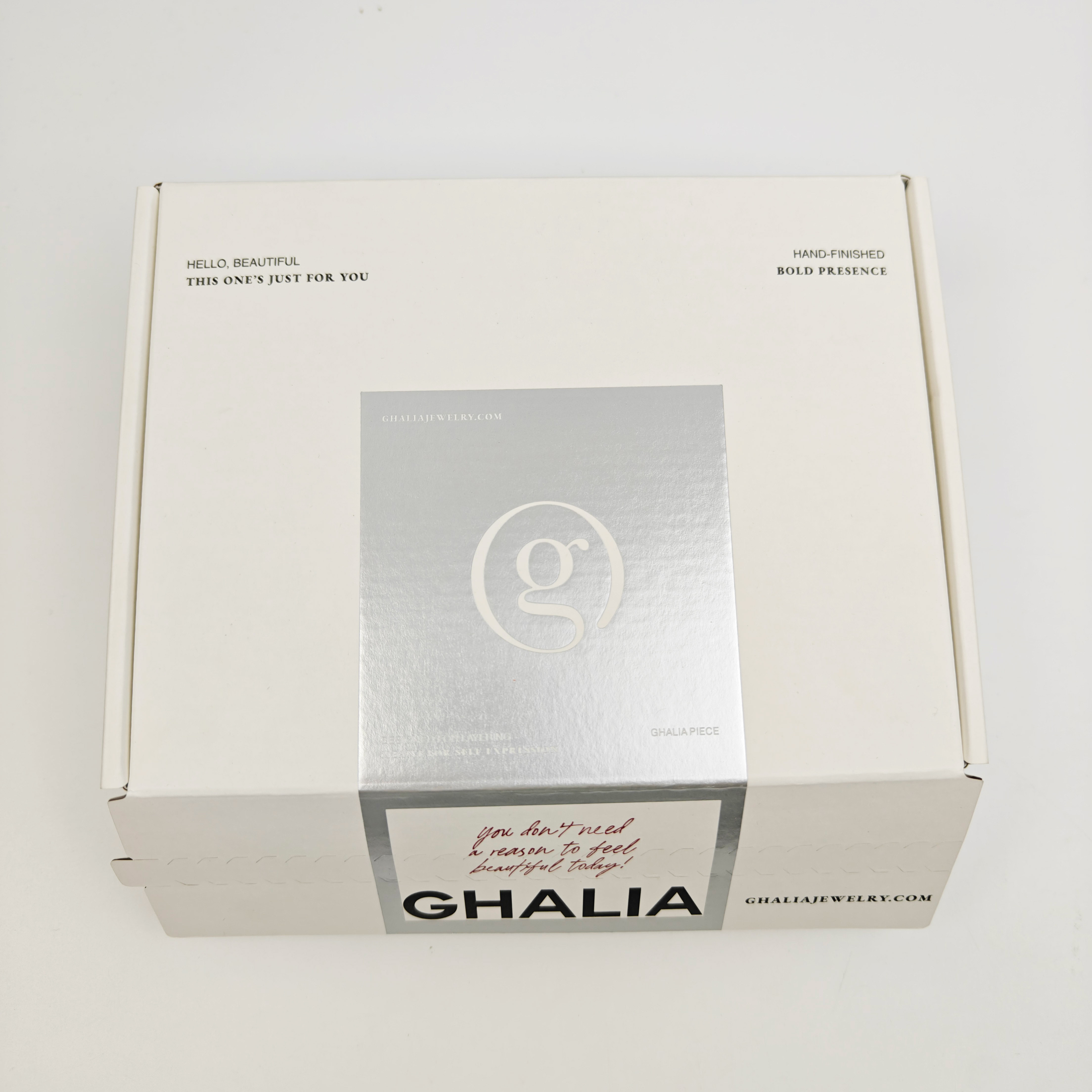 Eco-Friendly Surprise Gift Clothing Mailer Box with Tear Strip & Self-Sealing