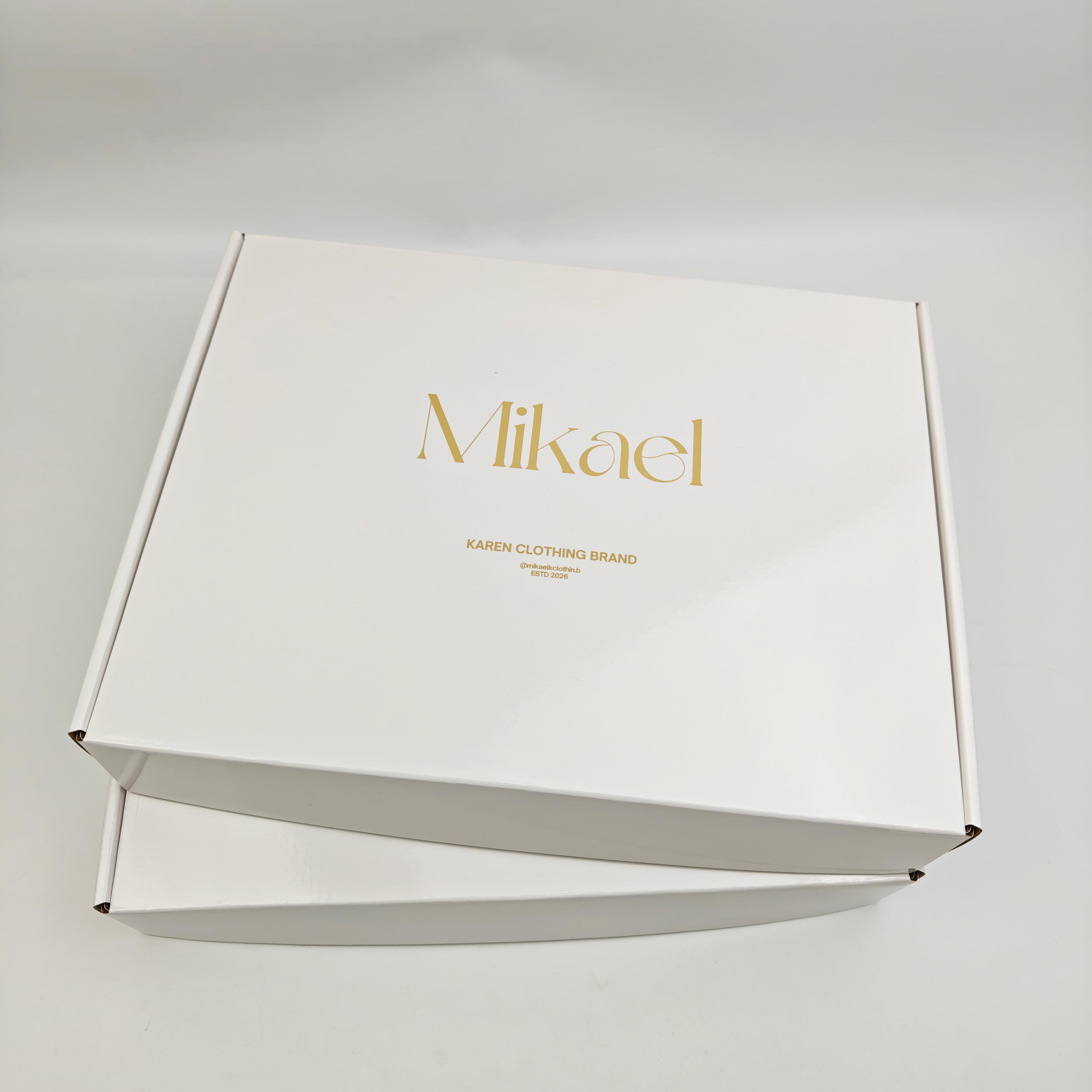 Glossy Gift Mailer Packaging with Custom Logo Design