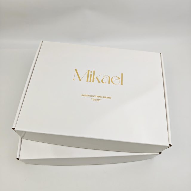 Glossy Gift Mailer Packaging with Custom Logo Design