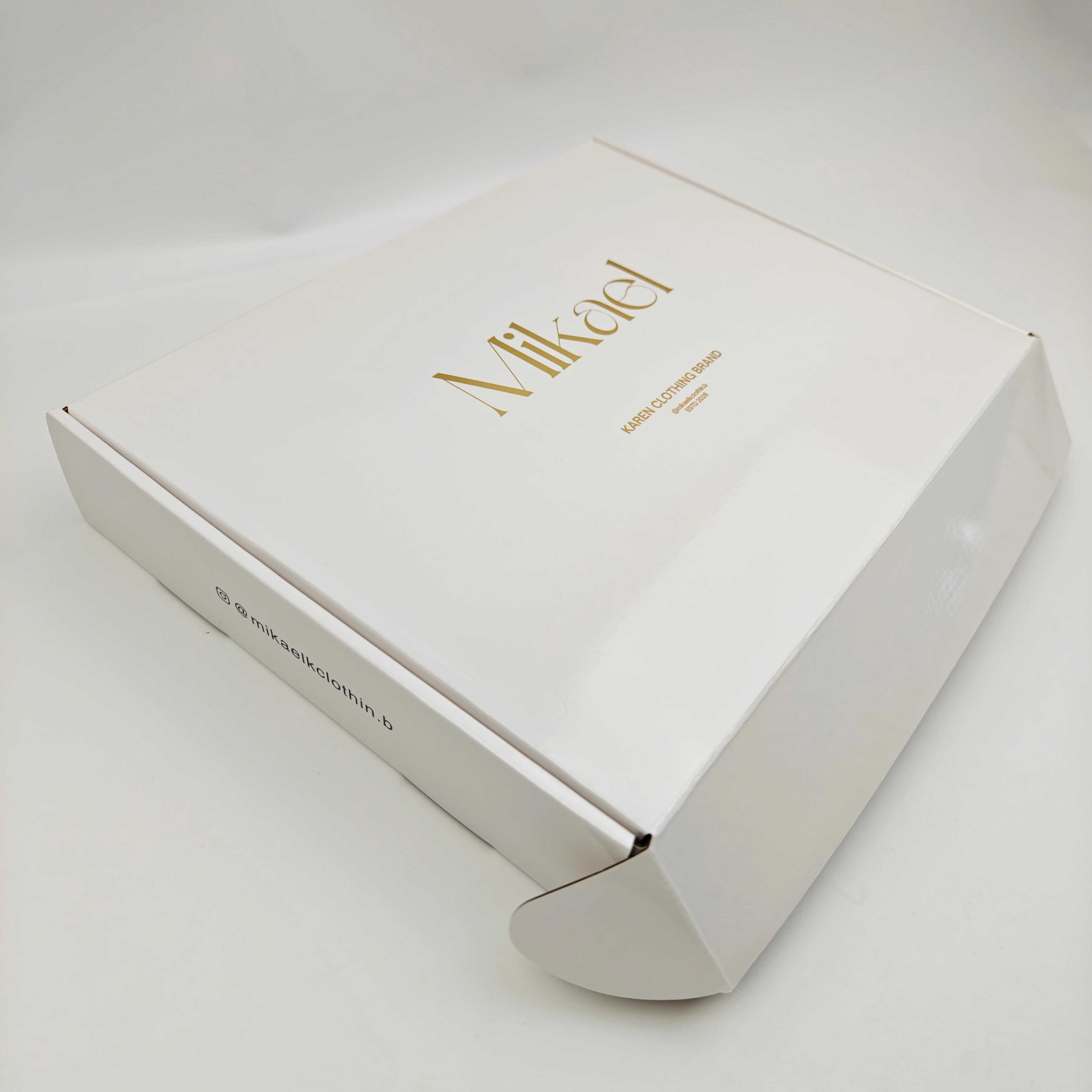 Glossy Gift Mailer Packaging with Custom Logo Design
