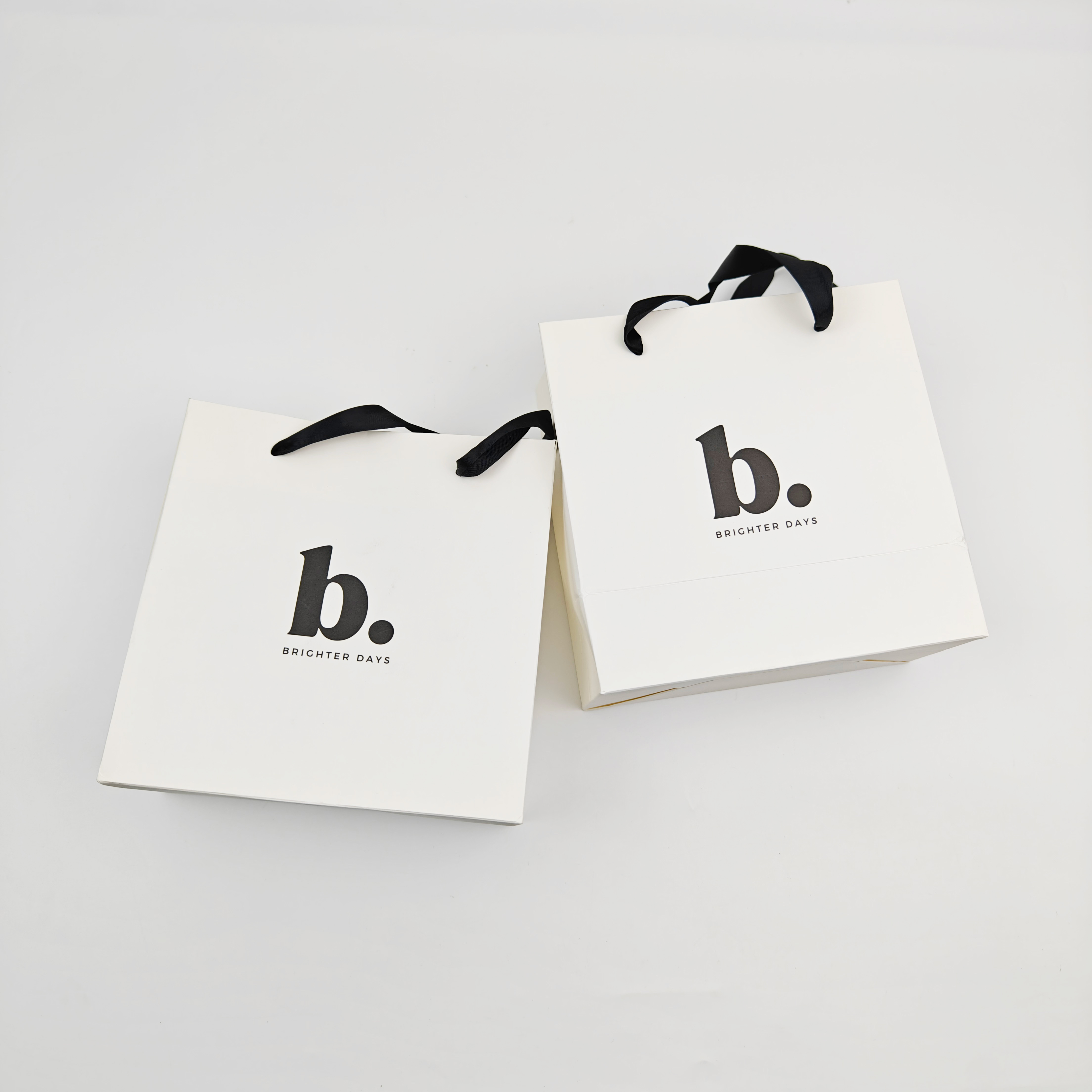 Luxury Custom Logo Paper Gift Bags Wholesale Paper Shopping Bags with Handles