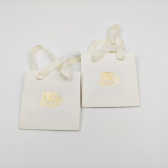 Gold Logo Luxury Paper Gift Bags Eco-Friendly Custom Shopping Bags with Handle for High-End Jewelry Brands