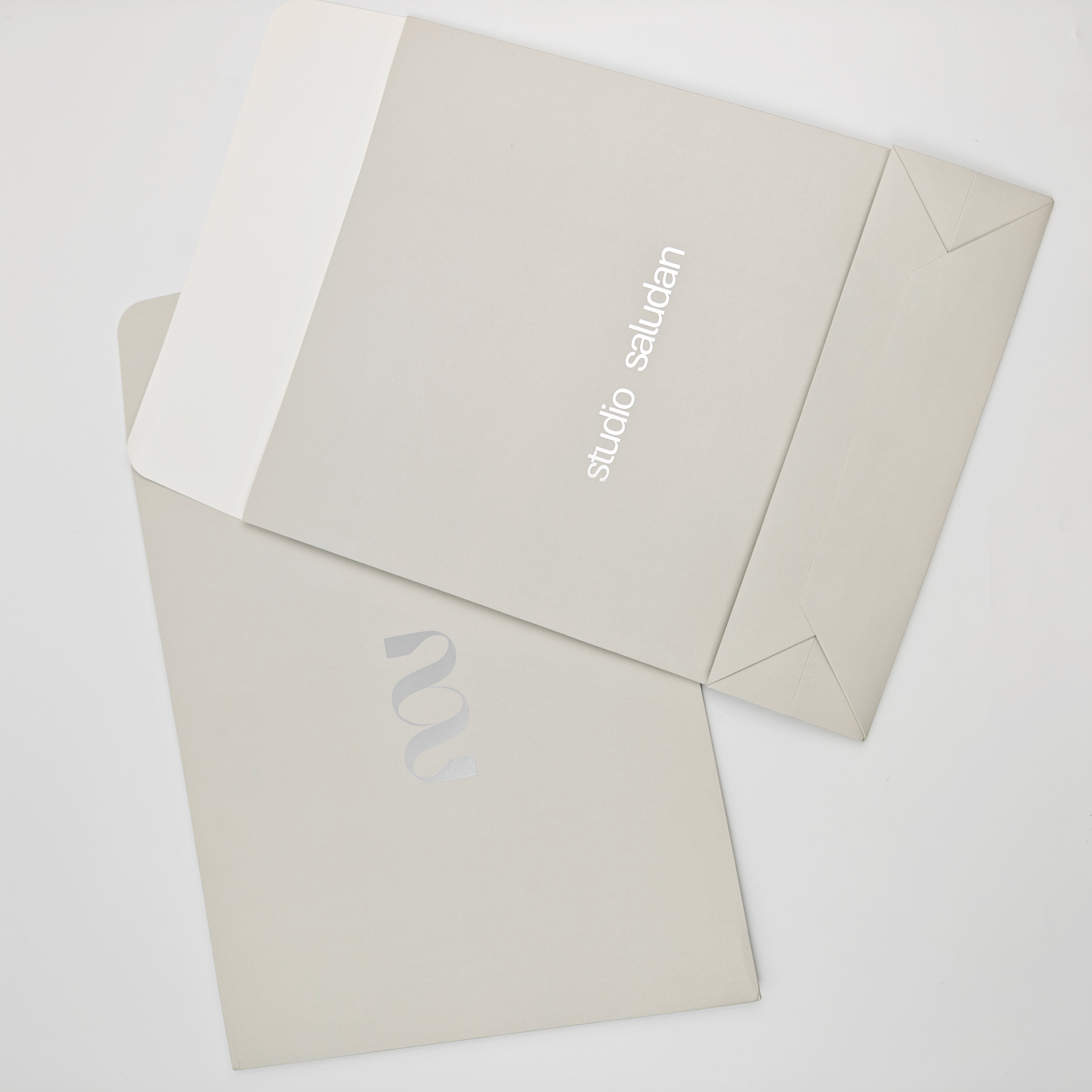 Eco-Friendly Biodegradable Silver Logo Envelope Paper Bags With Sticker