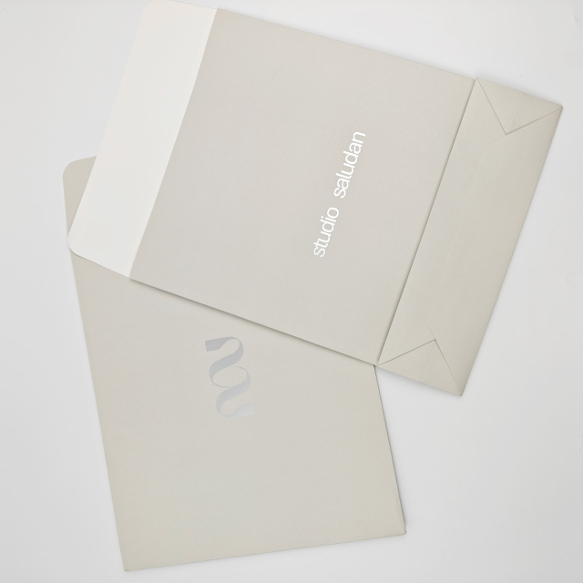 Eco-Friendly Biodegradable Silver Logo Envelope Paper Bags With Sticker