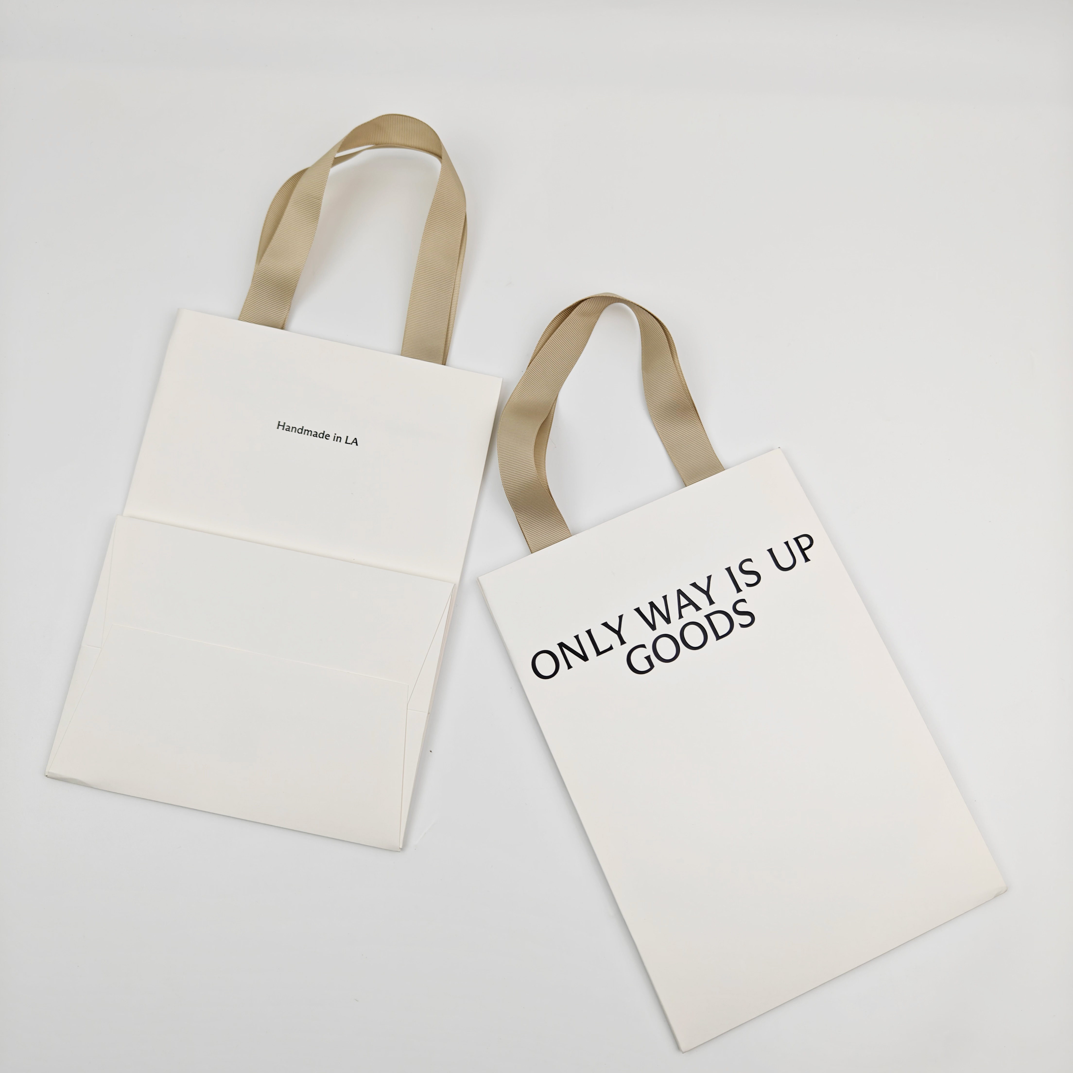 Custom Embossed Logo White Paper Gift Bags Eco-Friendly Premium Cardboard Wholesale Hot Selling Shopping Bags