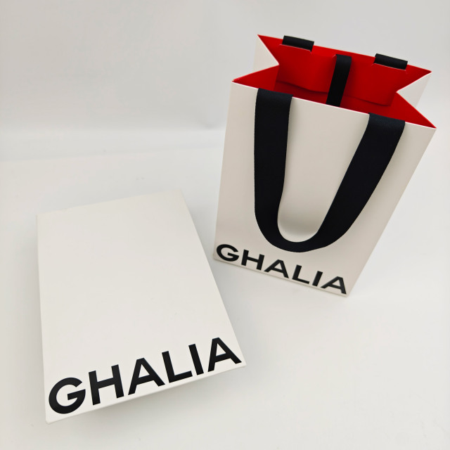 Customized UV Logo Luxury Paper Shopping Bags