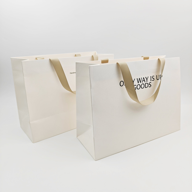 Black Foil Stamping Creative Cardboard Bags Custom Logo Hard Paper Shopping Bags