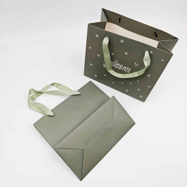 Custom Logo Luxury Green Paper Gift Bags Wholesale Packaging with Your Own Print for Clothing Small Business