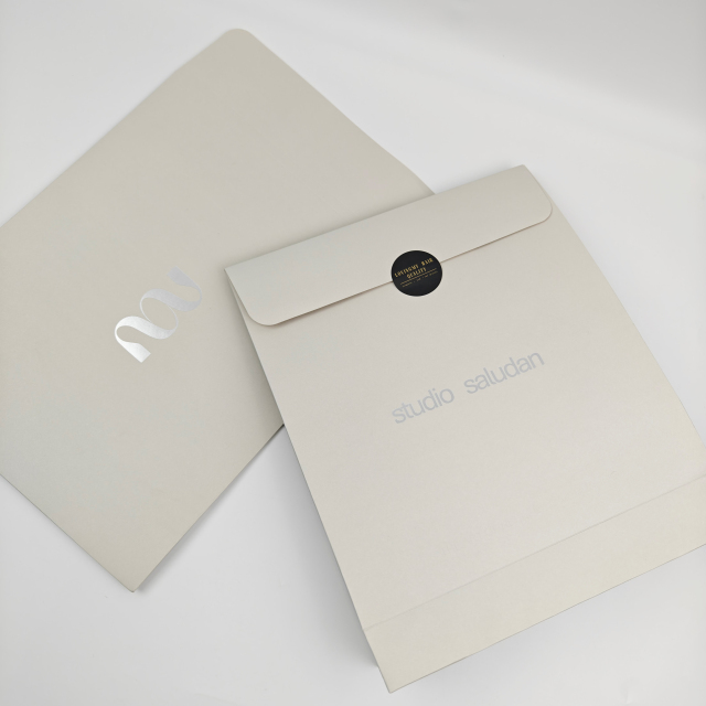 Eco-Friendly Biodegradable Silver Logo Envelope Paper Bags With Sticker