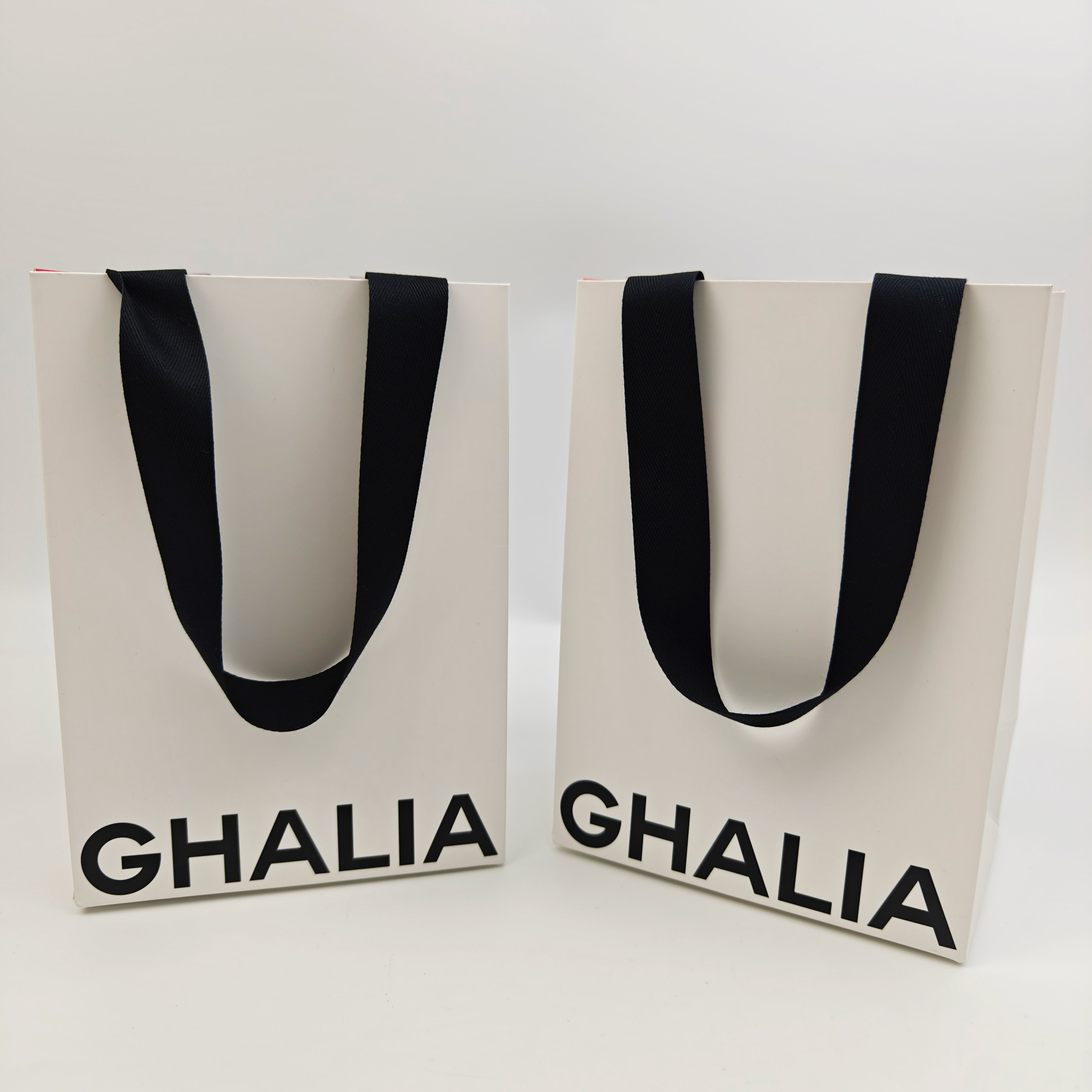Customized UV Logo Luxury Paper Shopping Bags