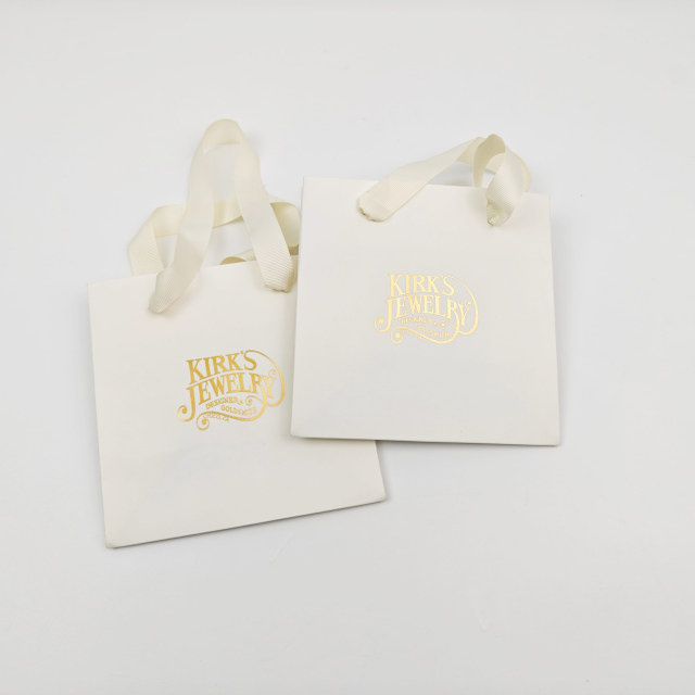 Gold Logo Luxury Paper Gift Bags Eco-Friendly Custom Shopping Bags with Handle for High-End Jewelry Brands