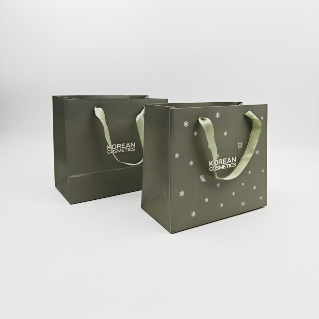Custom Logo Luxury Green Paper Gift Bags Wholesale Packaging with Your Own Print for Clothing Small Business
