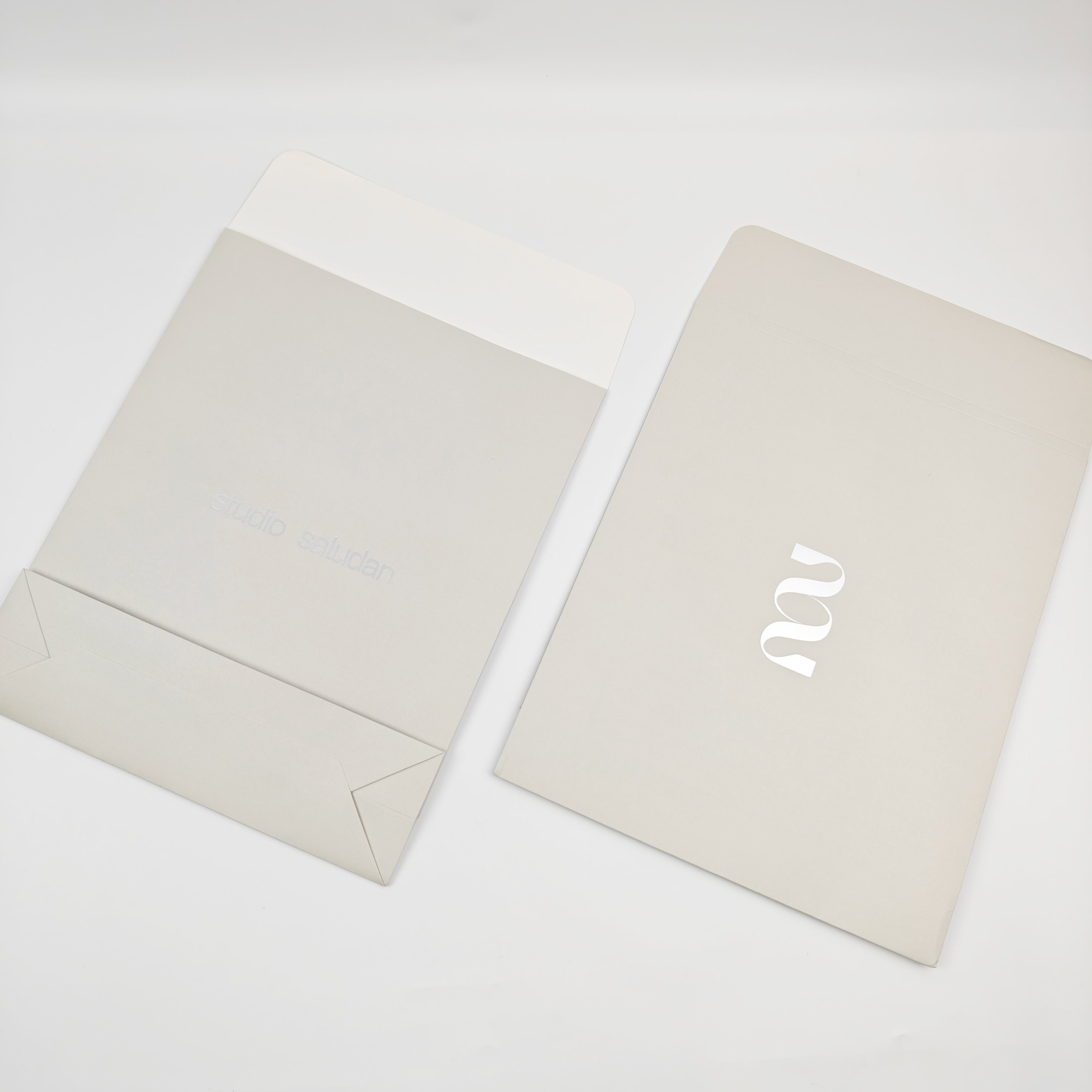 Eco-Friendly Biodegradable Silver Logo Envelope Paper Bags With Sticker