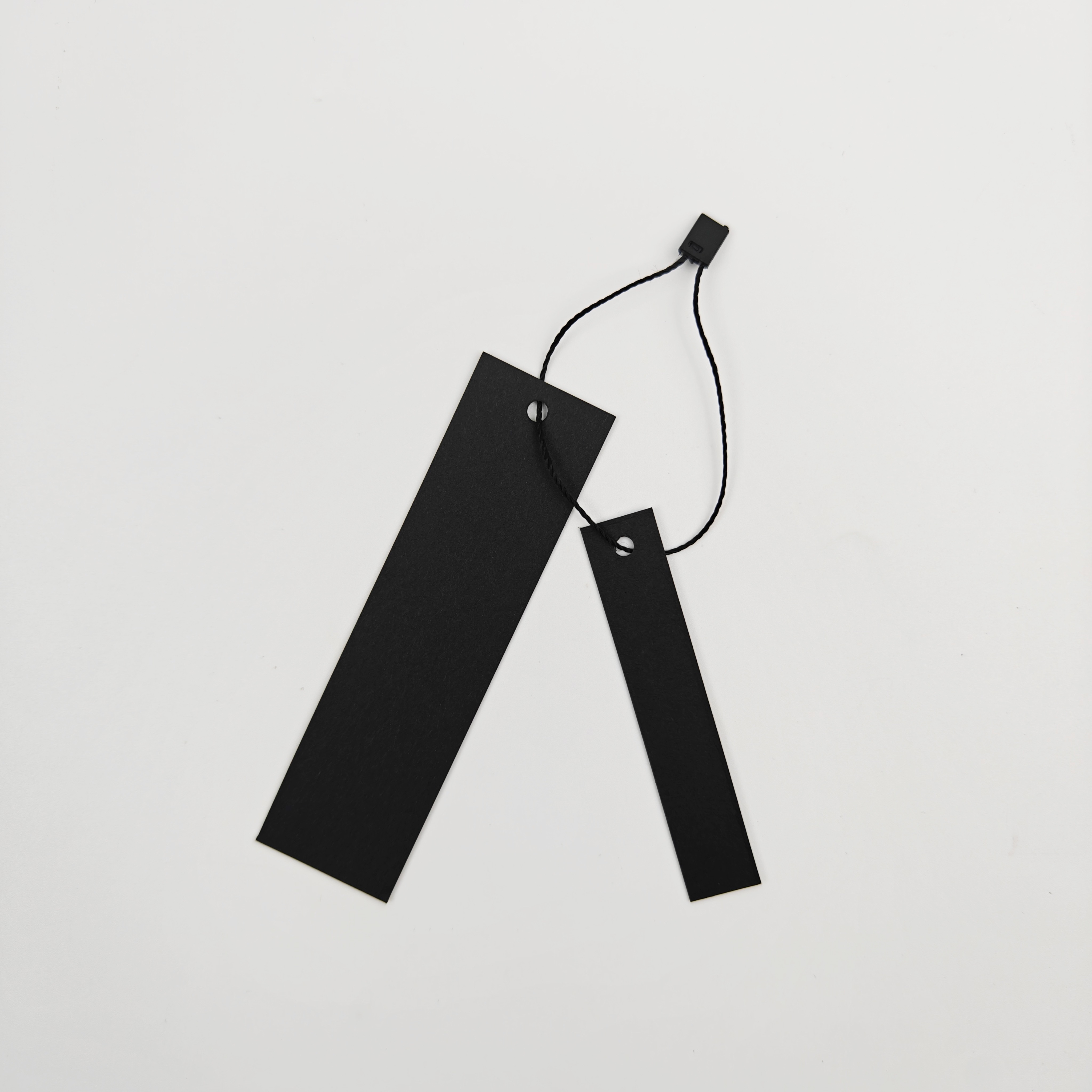 Custom Eco Recyclable Low MOQ Black Hang Tags with Hot Stamping Logo