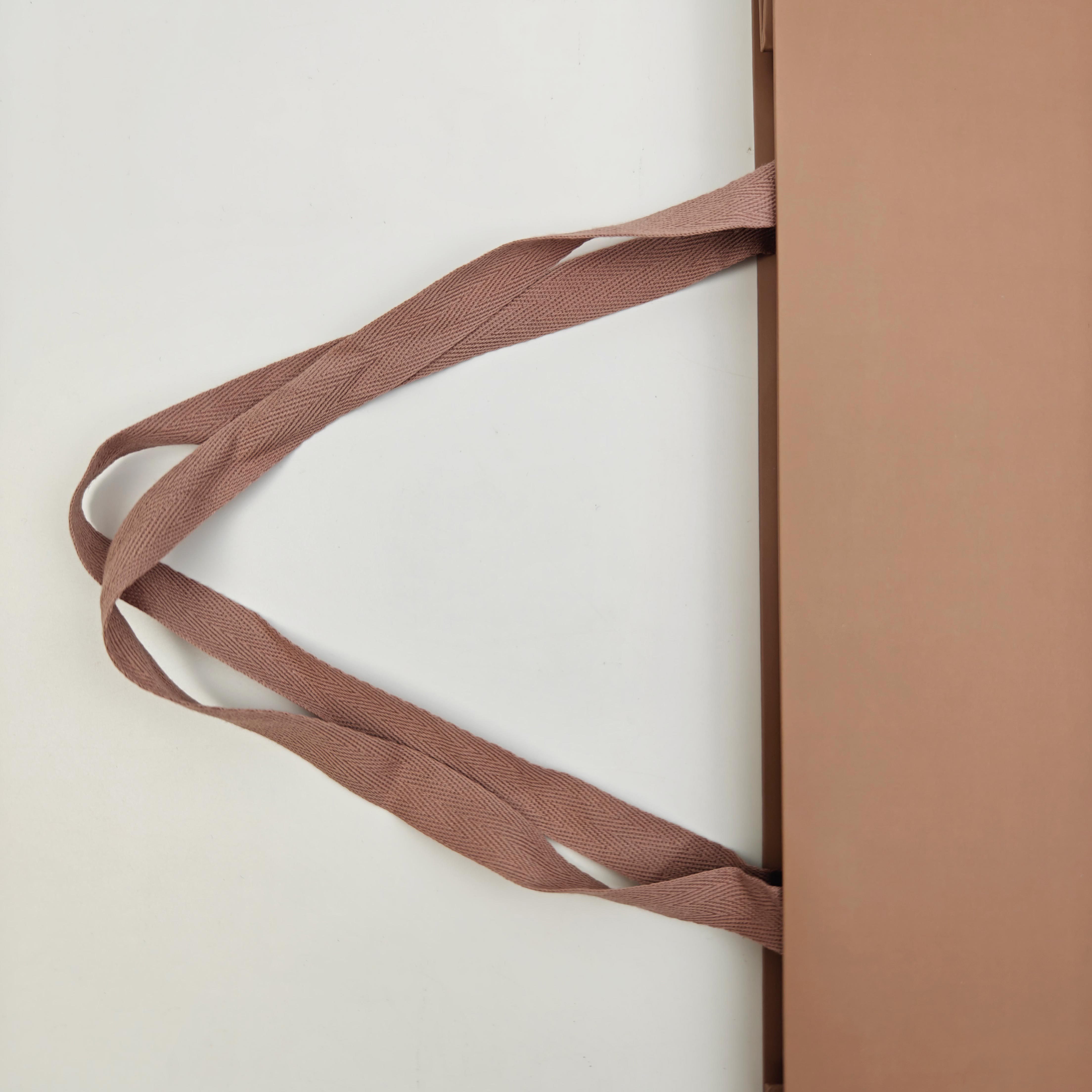 Custom Printed Paper Gift Bags with Herringbone Handles Recyclable Luxury Shopping Bags for Apparel