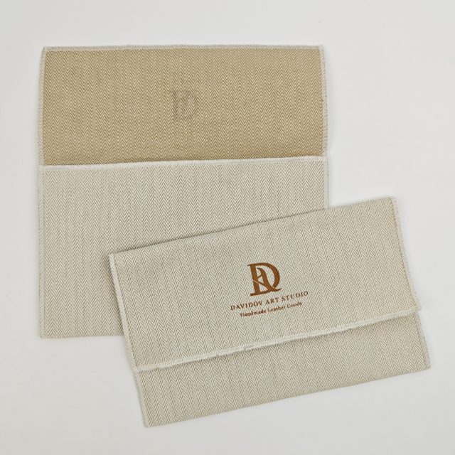 Velvet Envelope Flap Jewelry Pouch Premium Flap Closure Structure with Custom Logo Embossing for Watch & Makeup Gift Storage