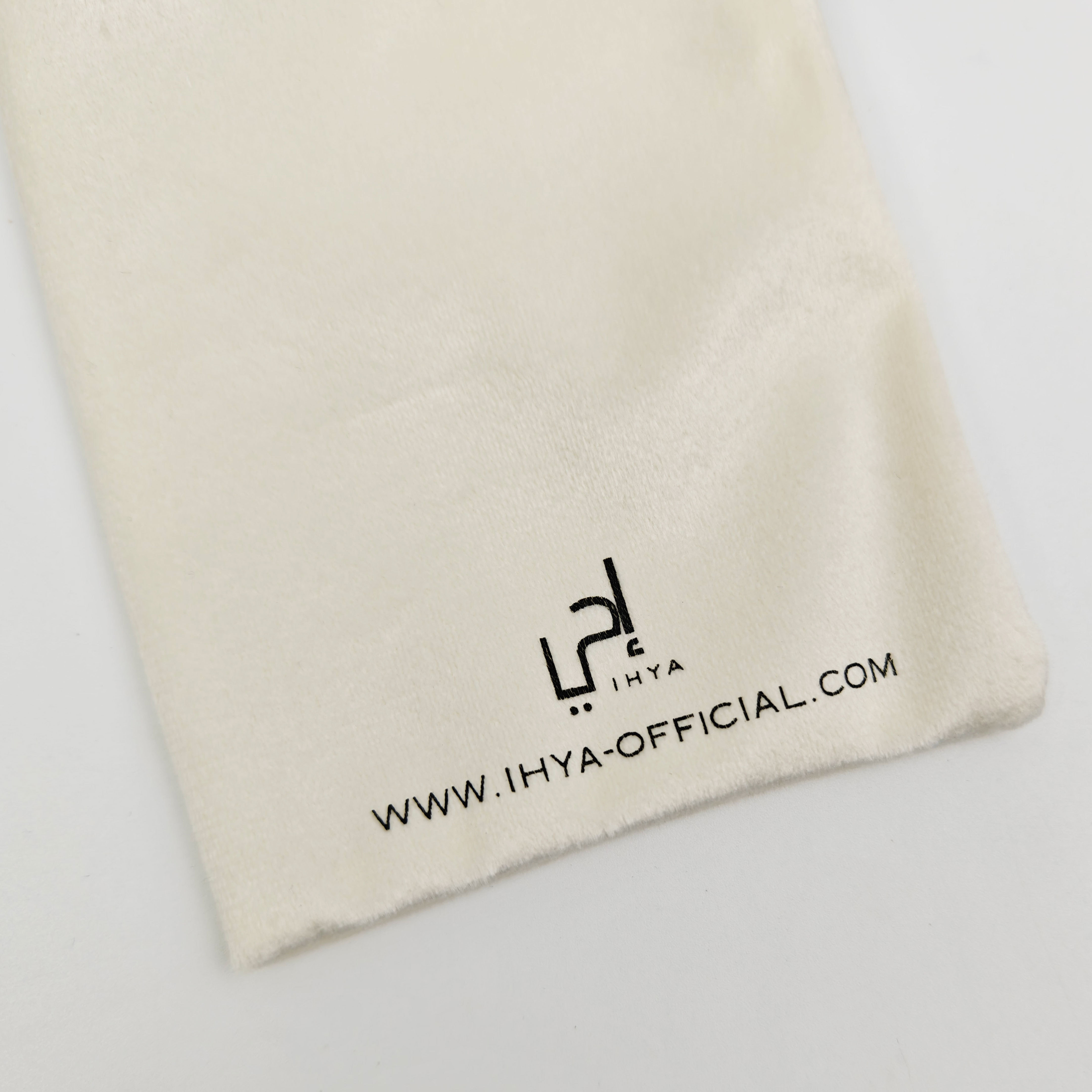 Medium Velvet Drawstring Jewelry Pouch | Luxury Flannel-Lined Construction with Custom Logo Print for Gift Packaging