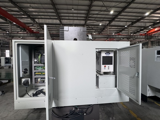 VMC1370 Y Axis Two Linear Rail High Precision CNC Vertical Machining Center with Taiwan Spindle and Mitsubishi System