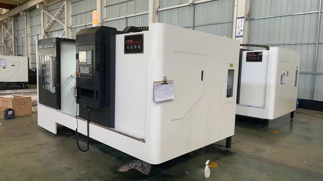 Vmc1160 High Precision CNC Machine Center 3/4/5 Axis Vertical Machining Center for Metal Cutting