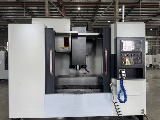 High Performance VMC 855 CNC Milling Machine Metal Vertical Machining Center With Mitsubishi Control System