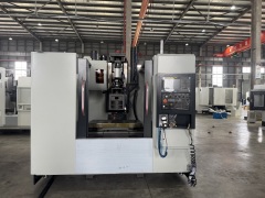 VMC855 3/4/5 Aixs CNC Milling Supplier Vertical Machining Centers With Syntec System Automatic High Precision Cheap Price