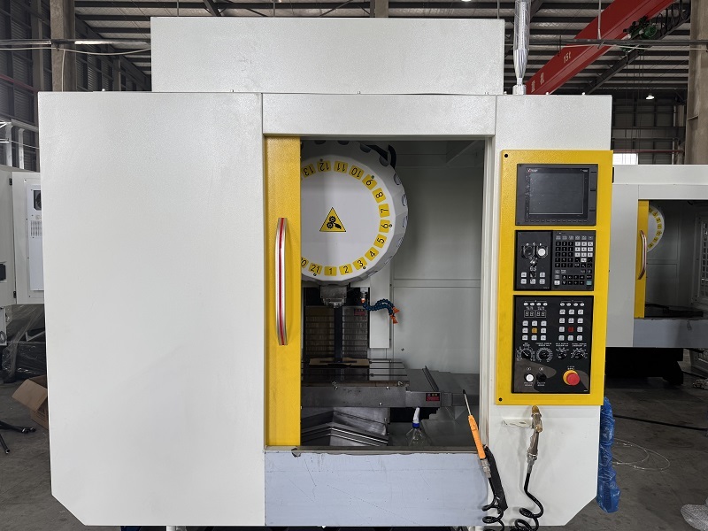 High Accuracy T600 CNC Vertical Drilling Tapping Center with Mitsubishi High Speed BT30 Spindle CNC Turning Machine