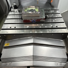 SH-VL13i Accuracy X Axis Travel 1350mm 1370 Y Axles 2 Guide Rail Numerical Controls Machining Center Fanuc