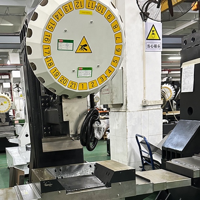 SH-VL13i Accuracy X Axis Travel 1350mm 1370 Y Axles 2 Guide Rail Numerical Controls Machining Center Fanuc