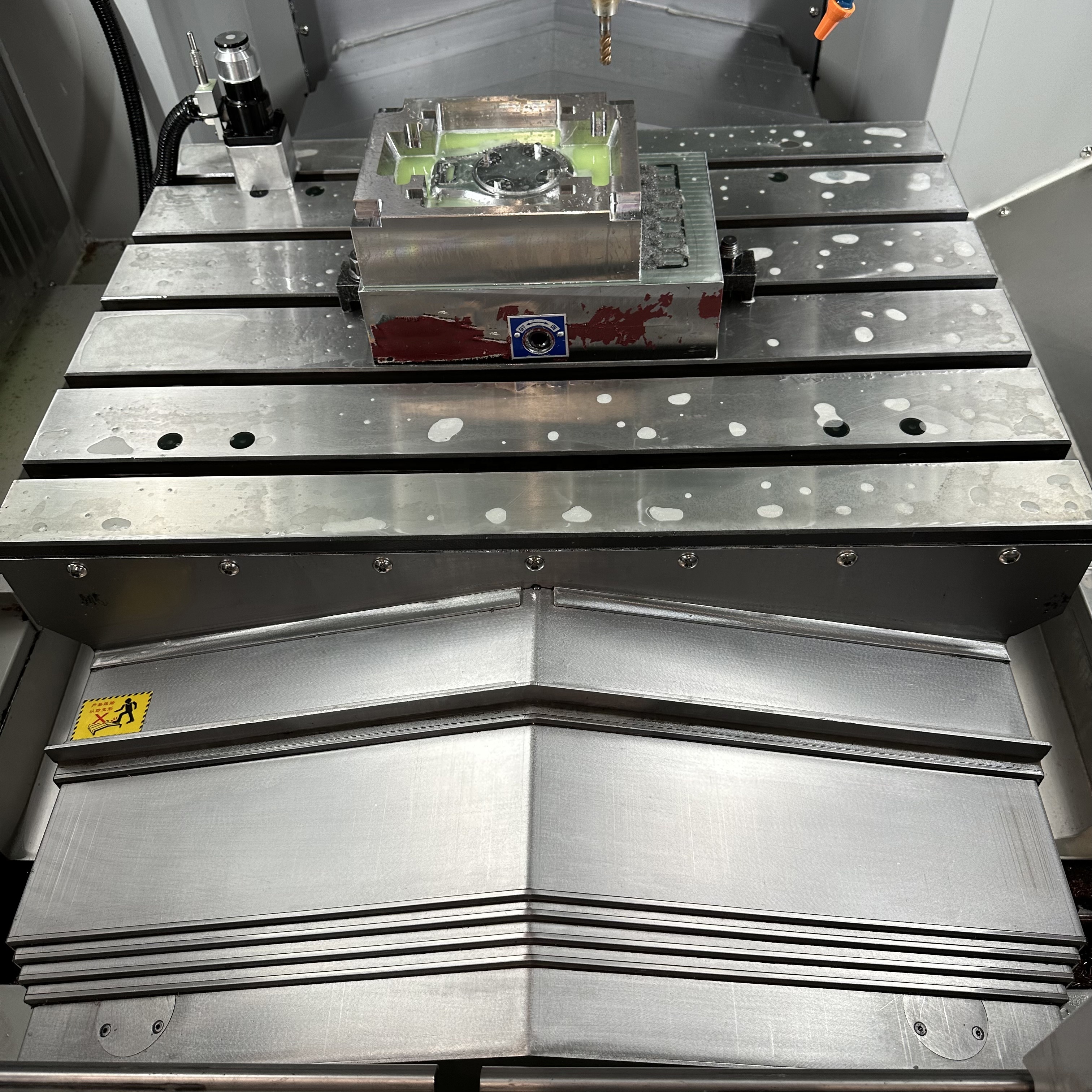 SH-T600 Intelligence Drilling and Tapping Machine Center CNC With BT30