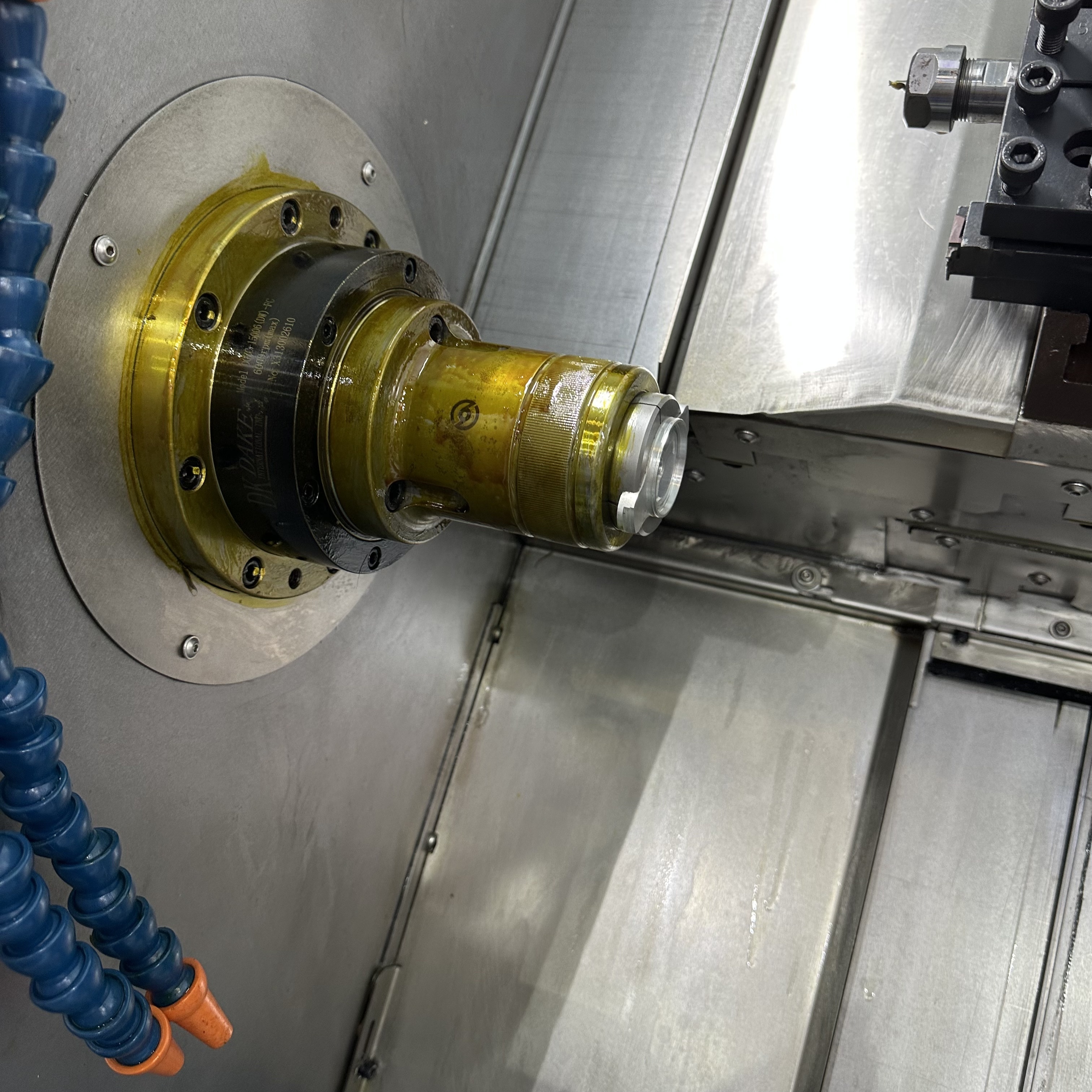New Design Cutting Metal Machine Safe and Reliable CNC Lathe With Gang Tool