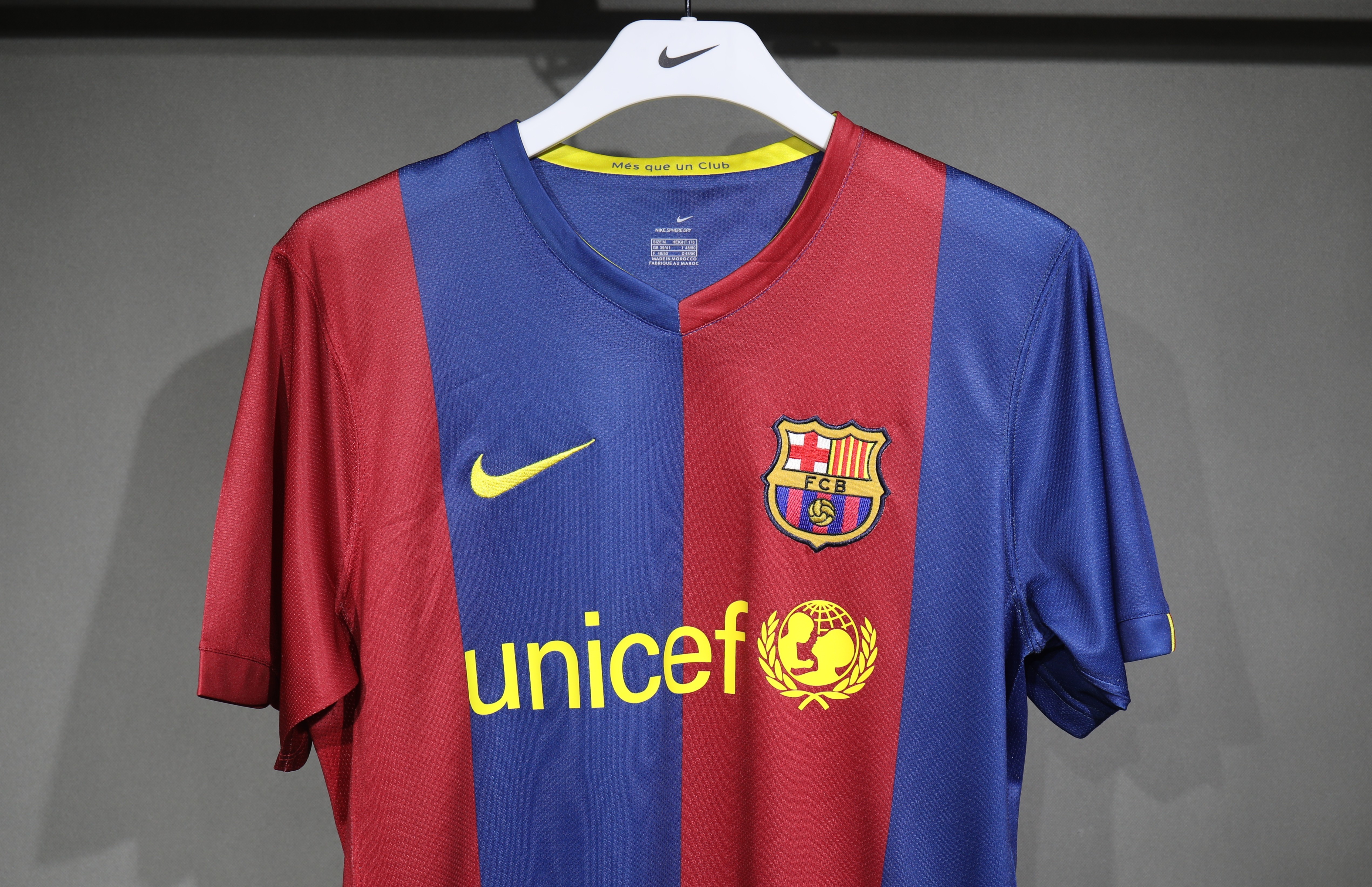 Authentic Barcelona Retro Jersey Home Soccer Shirt 2006-07