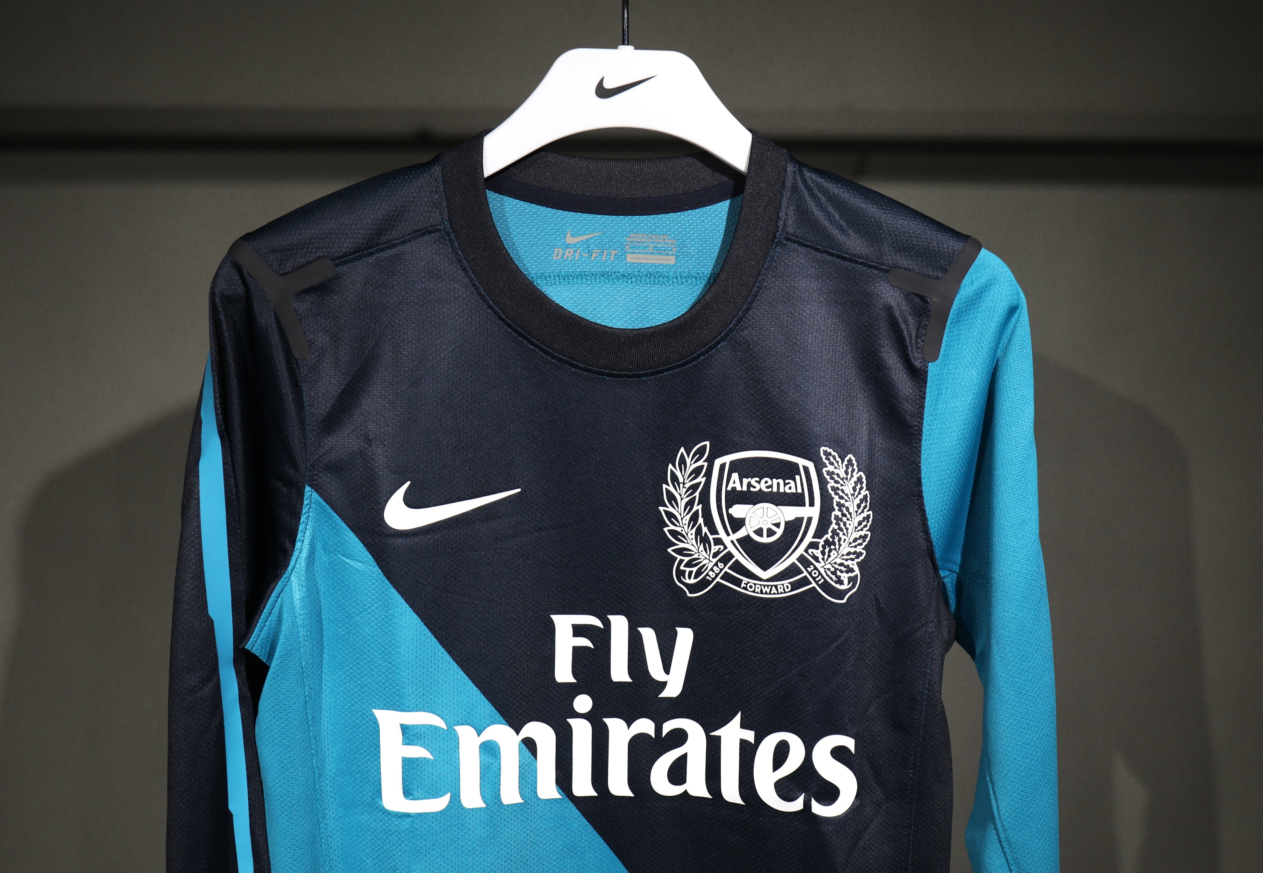 Arsenal Authentic Soccer Retro Jersey Away Long Sleeve Shirt 2011-12