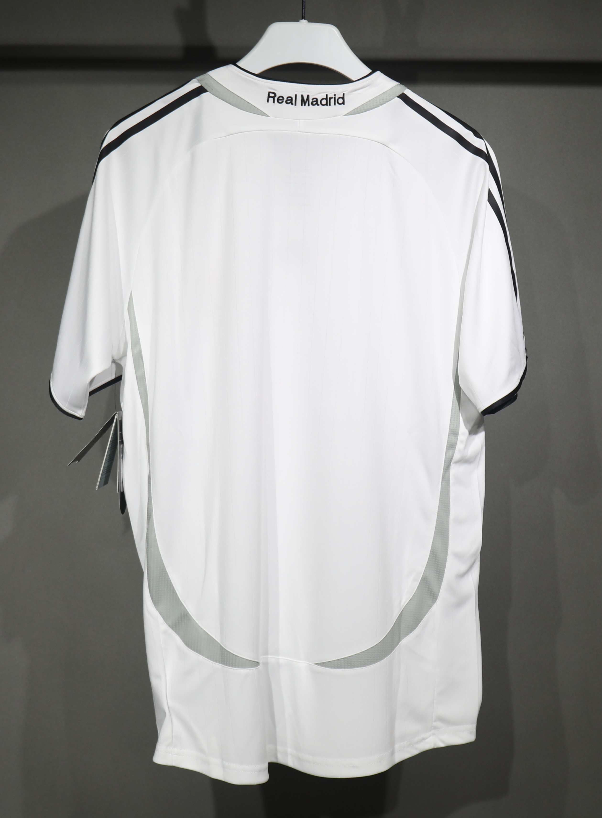 Real Madrid Retro Authentic Jersey Home Soccer Shirt 2006/07