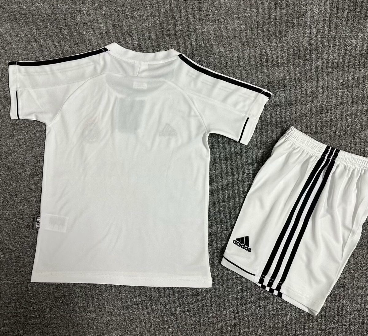Real Madrid Retro Jersey Home Kids Kit Jersey+Shorts 2003-04