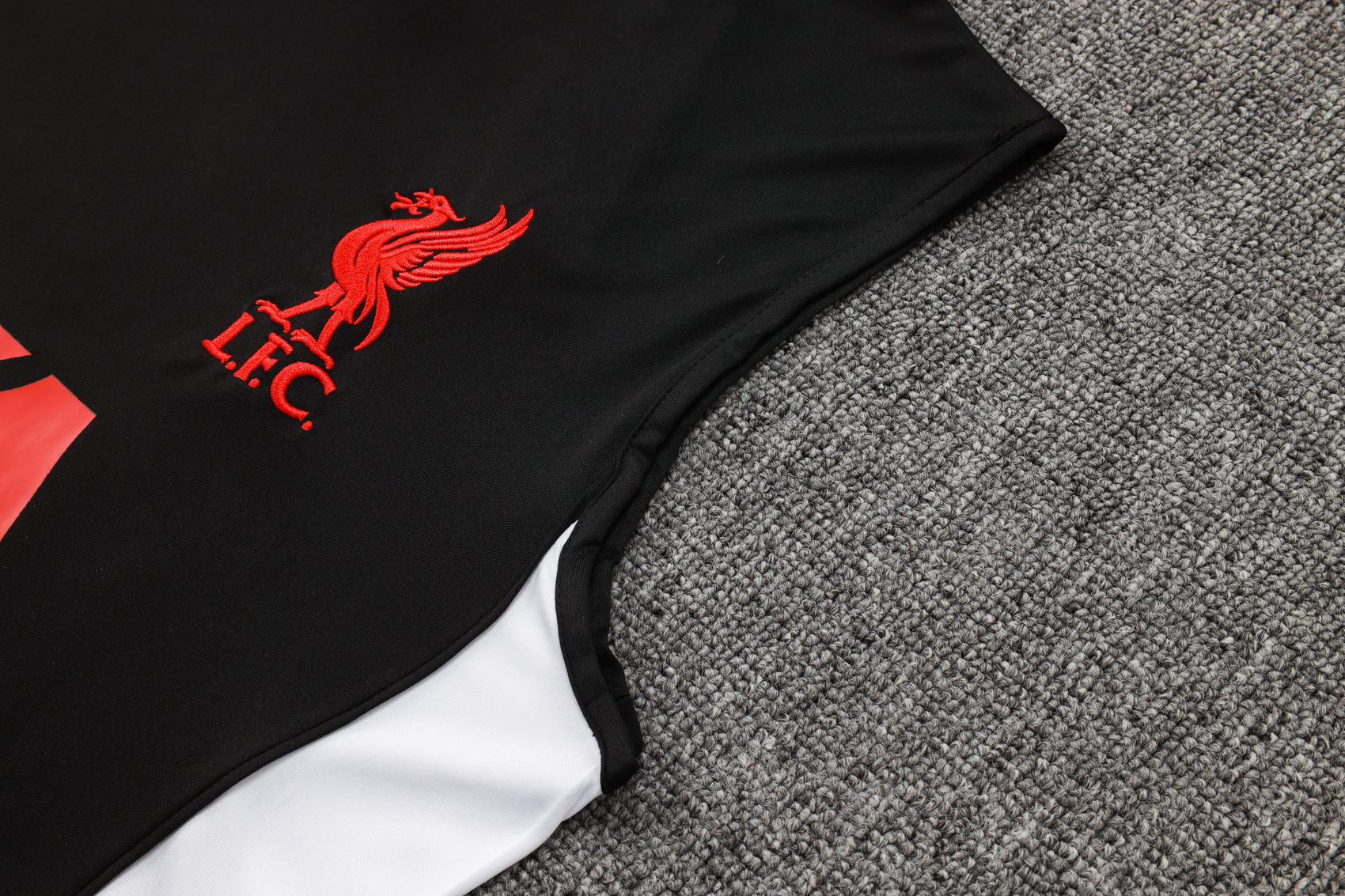 Liverpool Sleeveless Training Kit Black 2025/26
