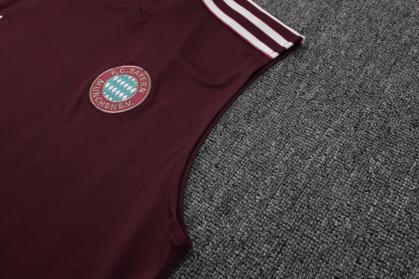 Bayern Munich Sleeveless Training Kit Red 2025/26